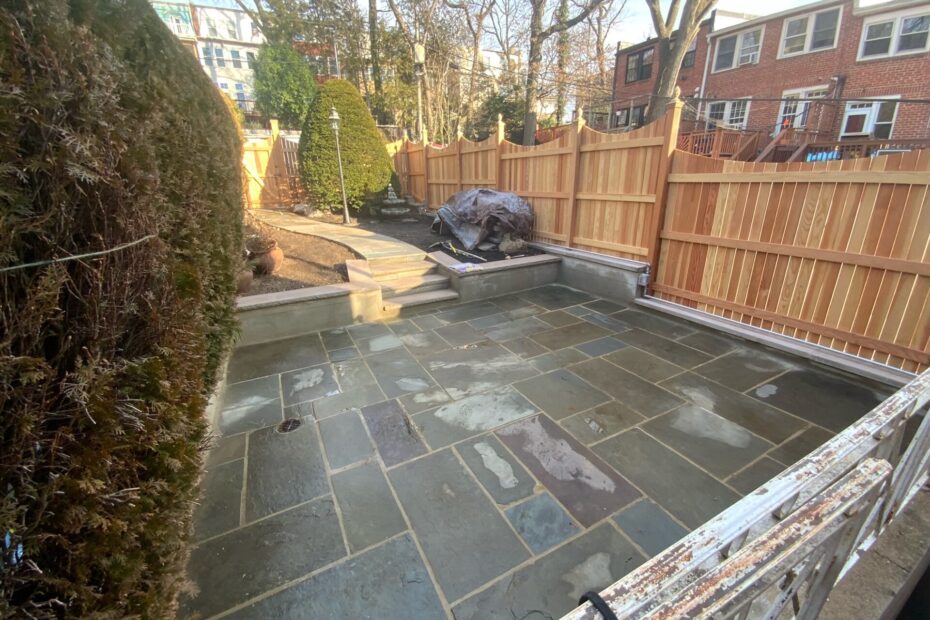 custom-flagstone-patio (2)