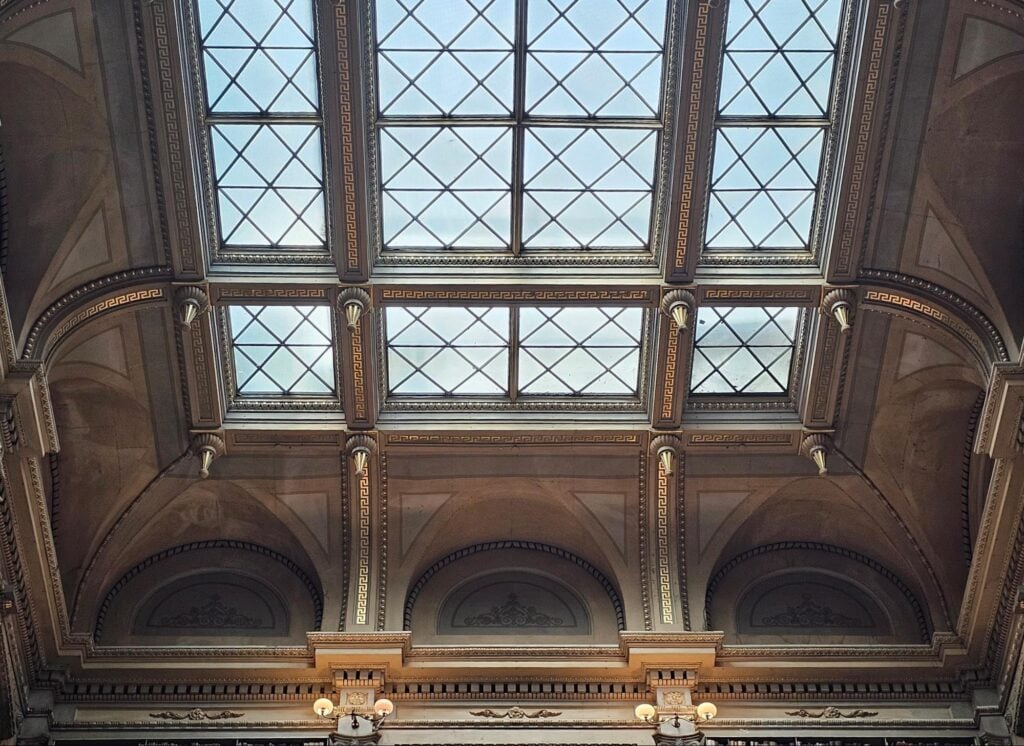 barrel vault in masonry arches and groin vault ceilings