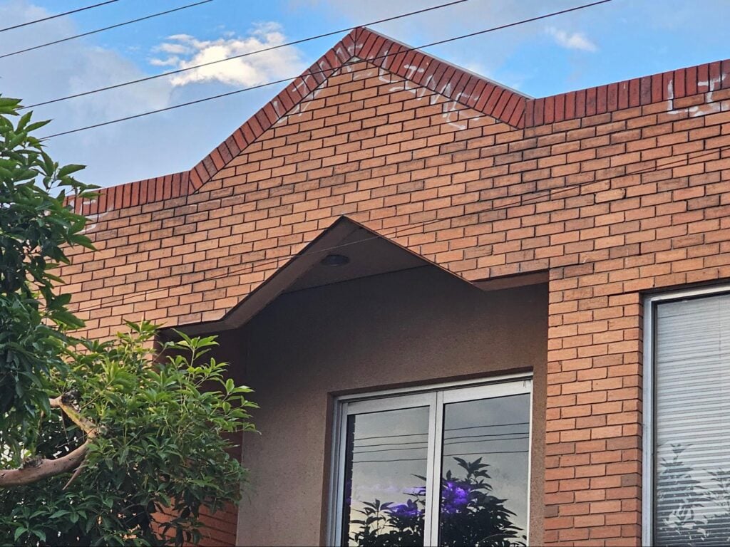 A Peaked Masonry Lintel: A Case Study of Contemporary Construction in a Historic Neighborhood 1 peaked masonry lintel