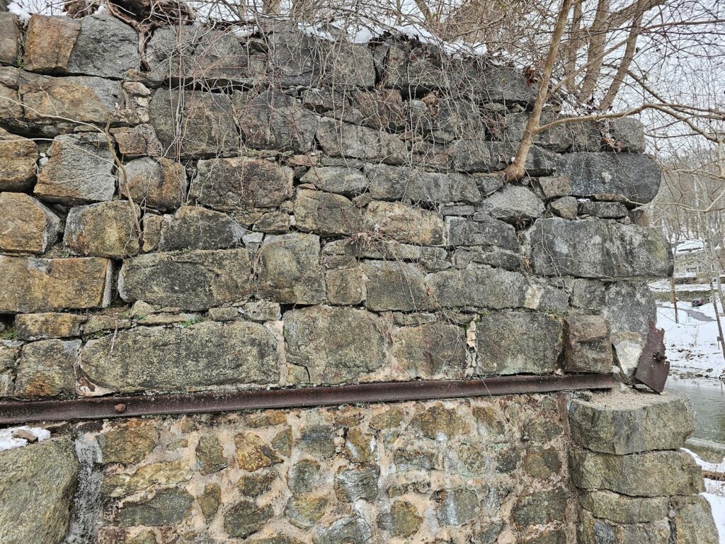 rectilinear ashlar masonry - rounded rubble masonry