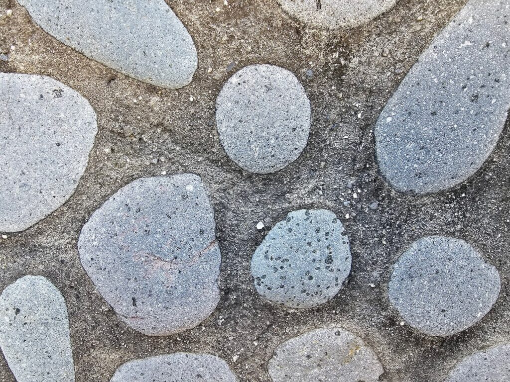 Decorative Rounded Rubble Stone Masonry - Part II 4 large pieces of sand