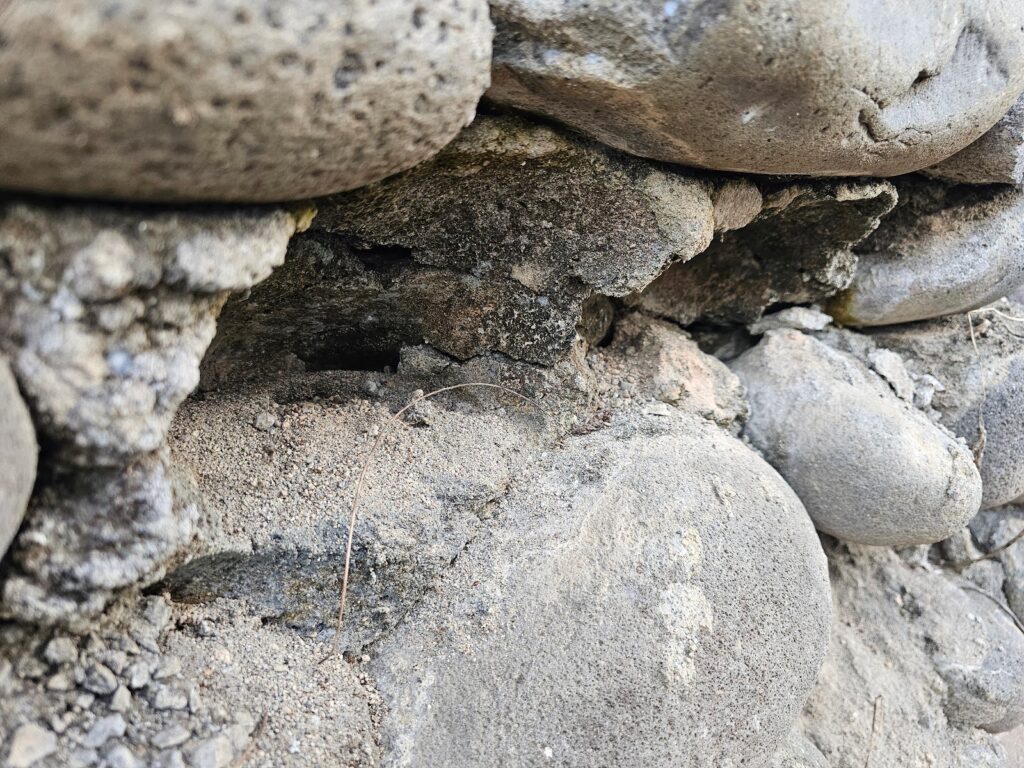 Decorative Rounded Rubble Stone Masonry - Part II 7 mortar joint more closely