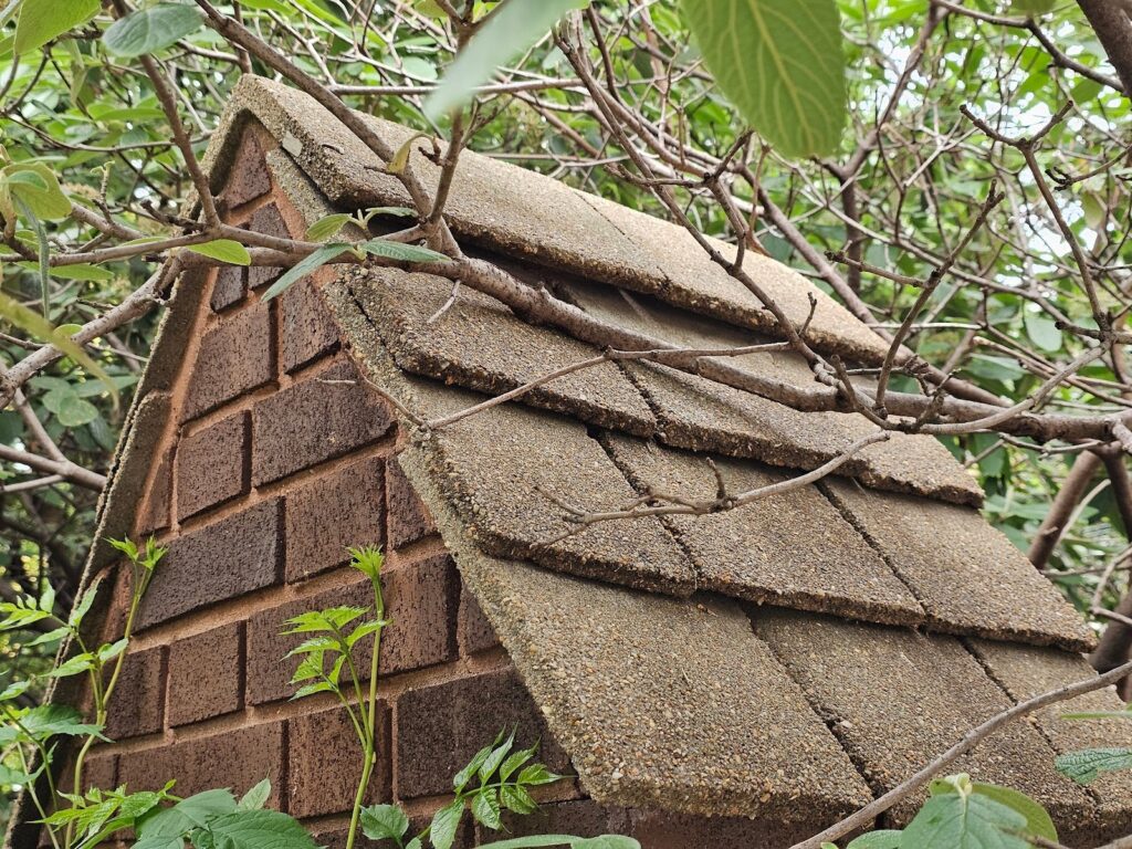 concrete materials have relatively coarse aggregate