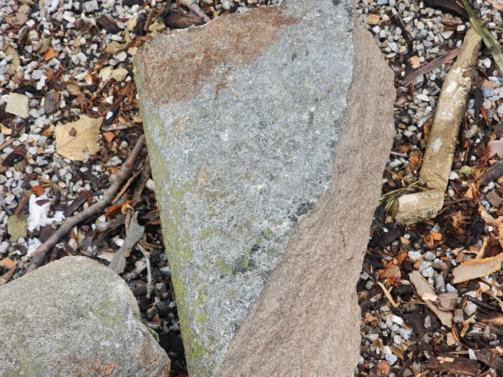 Masonry Color Change from Chemical Weathering - Part II 2 textures of grains within the stone