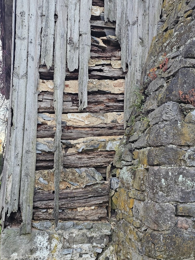 Historic Building with Wood together in Masonry - Part II 2 wooden beams in log cabin Dc's Historic Building